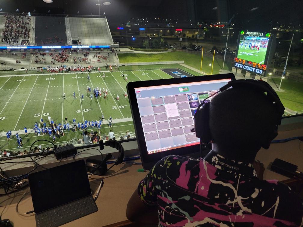 <a href="/NCHS_AV/">NCHS AV</a> working the control room, sharing the action on big screen.
<a href="/NewCaneyHS/">New Caney HS</a> @kcauley_nchs