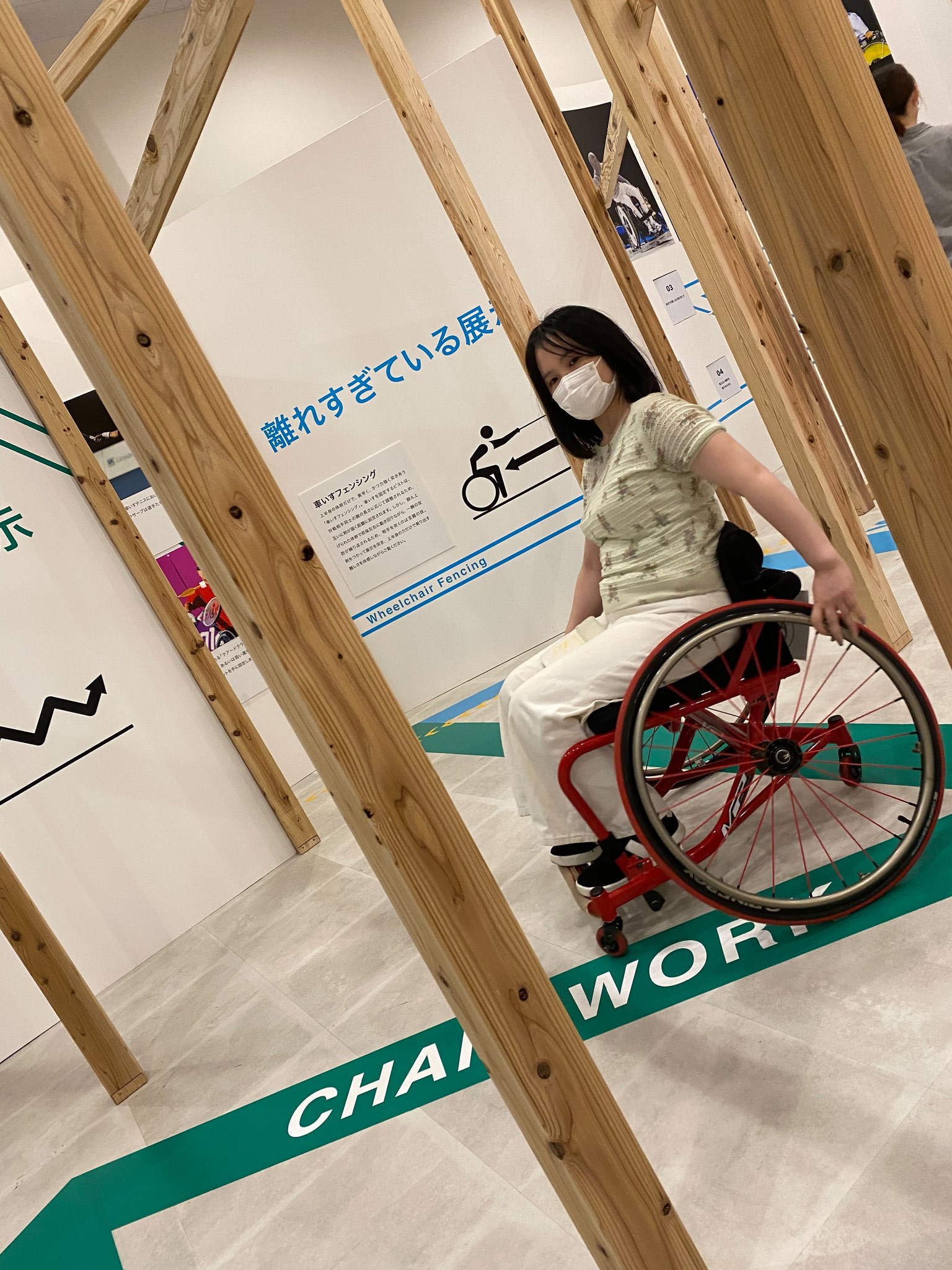 なゆ やさしくないミュージアム 行ってきました 車椅子初めて乗ったけど 競技用 借りたのはバスケ用 の車椅子 思った以上に軽くて小回りも効いて動きやすかった バスケのゴールの高さとか フェンシングとか 車椅子マラソンとか体験したけど ほんと