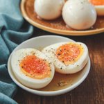 一度に2、3個食べられちゃう美味しさ？!鶏ガラなどの旨味が効いた味玉レシピ!