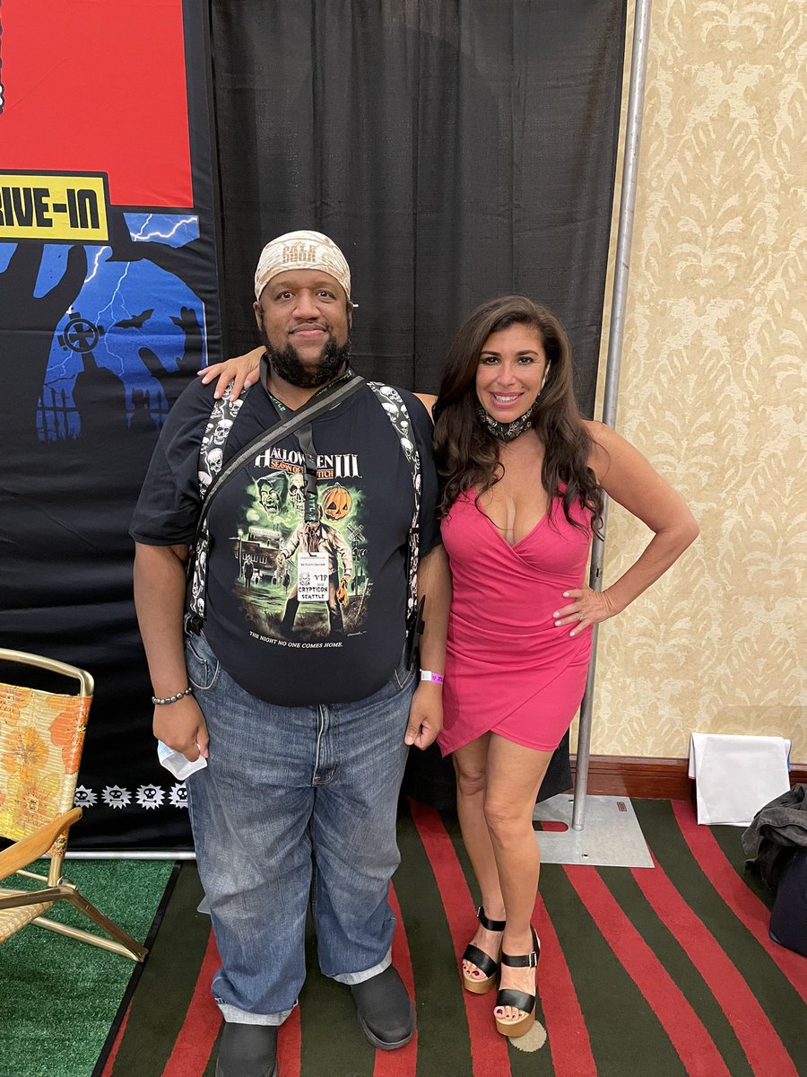 wiccaburr's tweet image. Pics of @therealjoebob and @Felissa_Rose as well as @KenSagoes #crypt21 #crypticonseattle