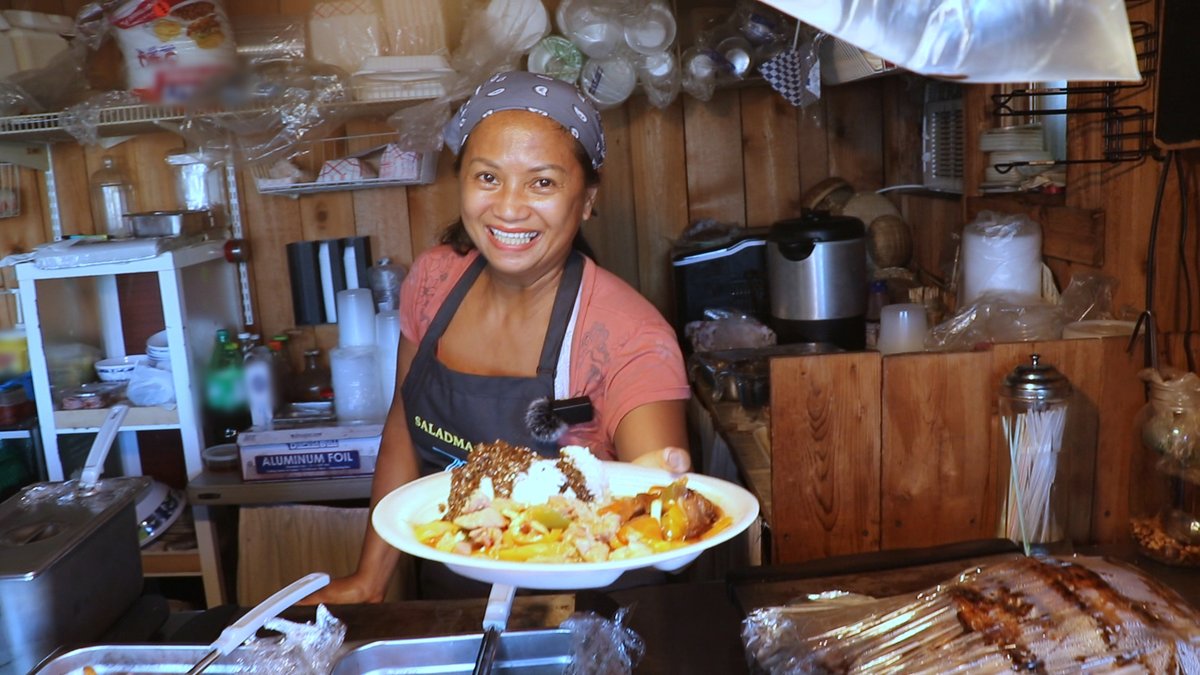 BrigadaGTV's tweet photo. MGA WAIS NA PINAY SA AMERIKA, KILALANIN!

Ang isang Pinay vlogger sa Florida na si Inday Roning, expert daw sa pagluluto ng mga putaheng from dumpster to table! Si Mommy Jho naman, Pinoy karinderya ang itinayo sa kanilang lugar sa Texas. https://t.co/WOcZbbWDID