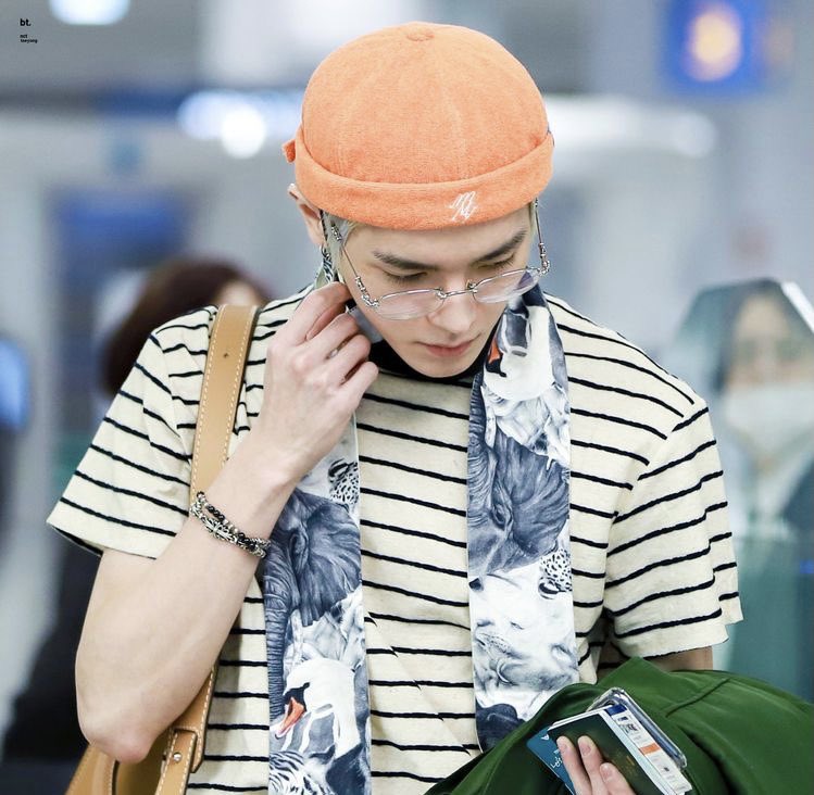 cottonsuns's tweet photo. - us against the world - 

jaeyong au https://t.co/ExrZTggZfK
