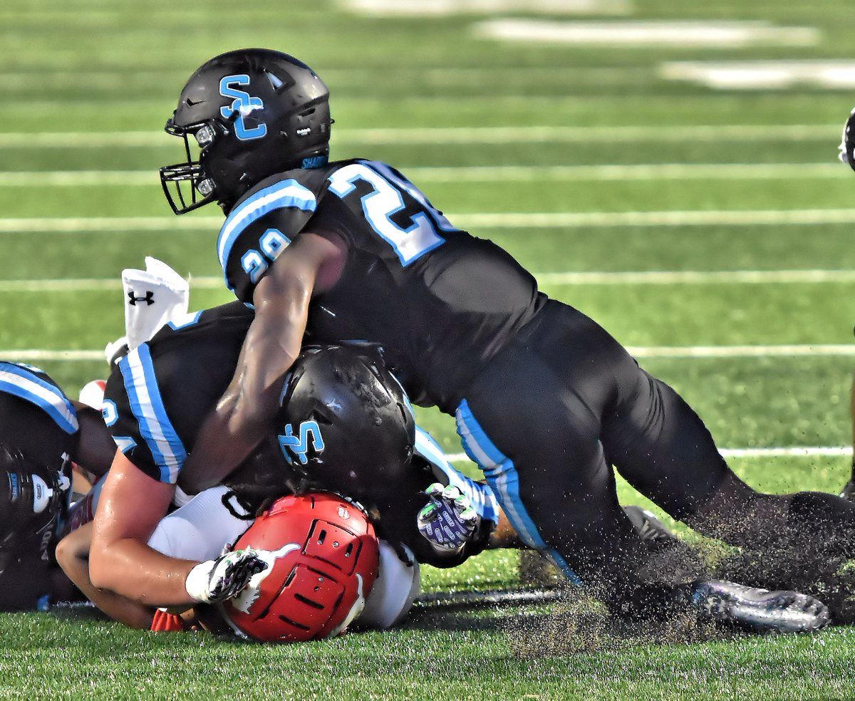 mikey_tex's tweet photo. @SCSharkFootball vs North Shore - 3
#finsup #alvinisdathletics #alvinsun https://t.co/k5GVvjtqEA
