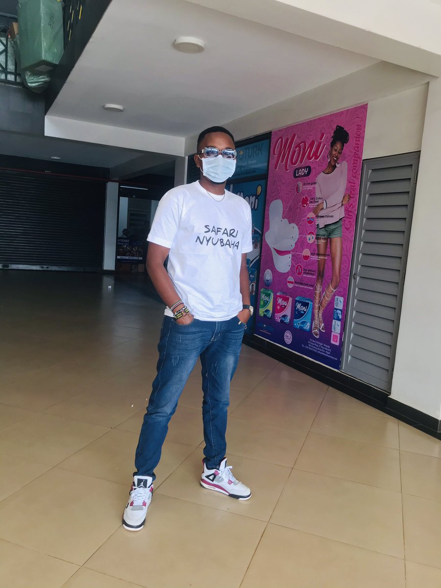 Dj_Diddyman's tweet photo. 🤴🏾Mwaramutse neza mugire weekend nziza. Ntucikwe ikiganiro #MagicDopeTime kuri 90.7 Magic FM mukanya i saa tanu zuzuye(11:00AM). #SafariNyubaha https://t.co/wshJtnQd2q
