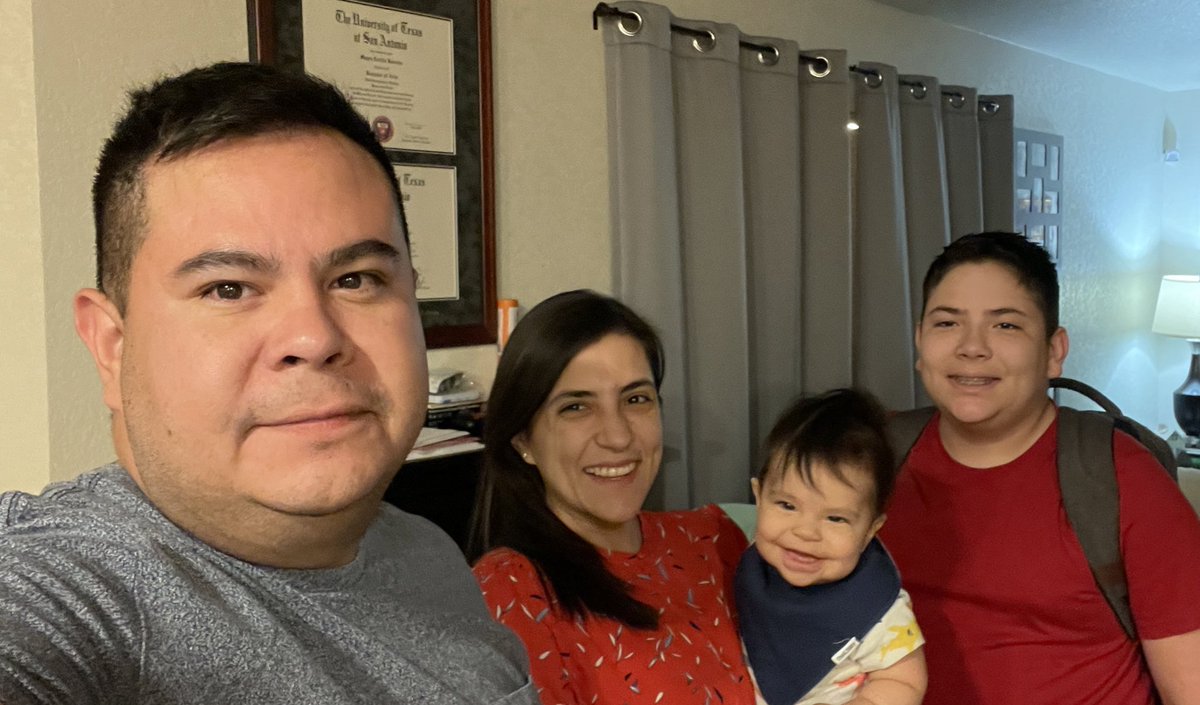 Ms_Goodday's tweet image. What a whirlwind of a life! I have “1st week of school” written all over my face. Exhausting but worth it!! I am not the only one. #BandMomAgain😉🥰😍 ¡Qué torbellino de vida! La primera semana de escuela está escrita en mi cara. No soy la única. ¡Agotador pero vale la pena!!