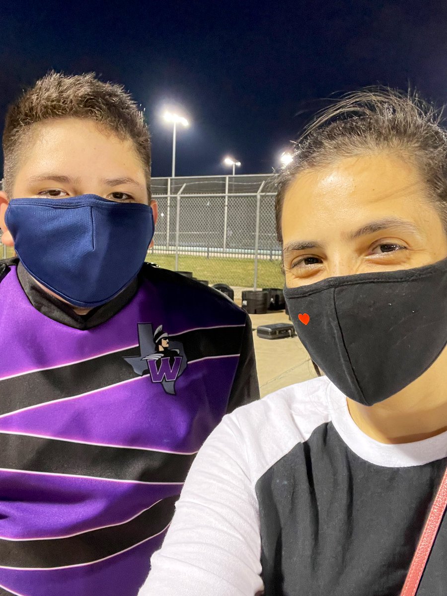 Ms_Goodday's tweet image. What a whirlwind of a life! I have “1st week of school” written all over my face. Exhausting but worth it!! I am not the only one. #BandMomAgain😉🥰😍 ¡Qué torbellino de vida! La primera semana de escuela está escrita en mi cara. No soy la única. ¡Agotador pero vale la pena!!