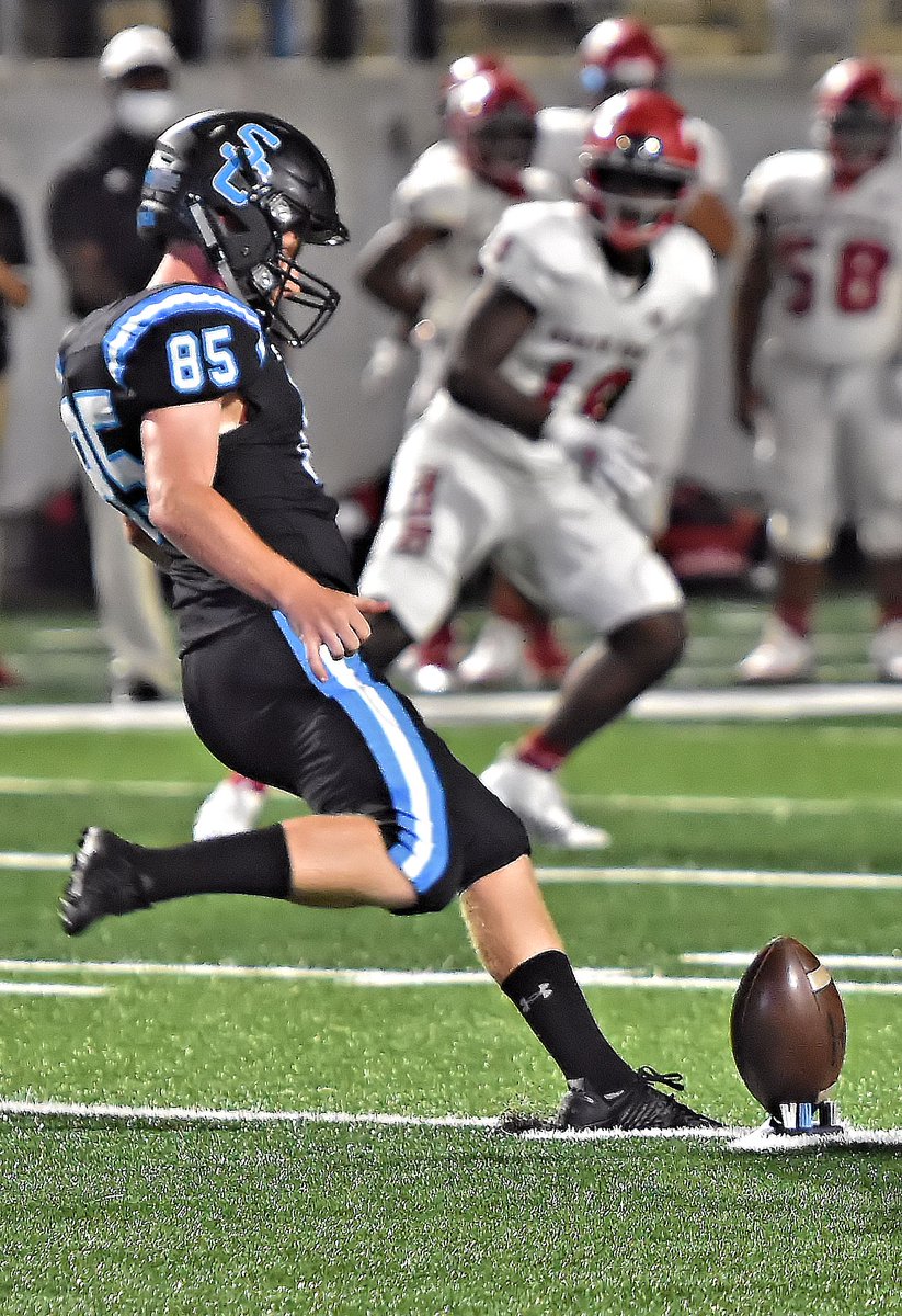 mikey_tex's tweet photo. @SCSharkFootball vs North Shore - 4
#finsup #alvinisdathletics #alvinsun https://t.co/OIan8MkQCb