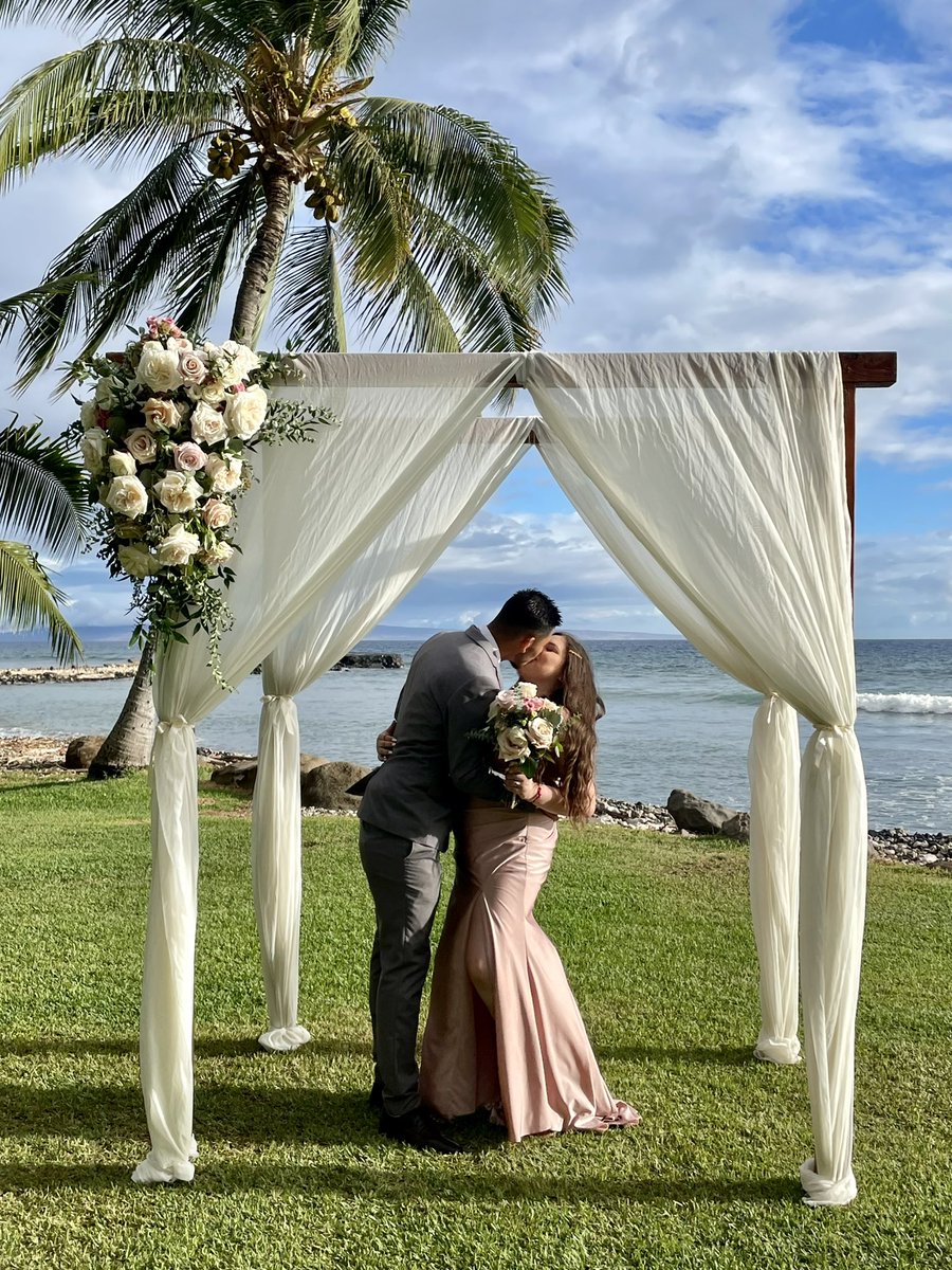 __ashleeey_____'s tweet photo. Bridesmaid and Groomsman for the day but together for life 💗 https://t.co/NuNF30rLVY