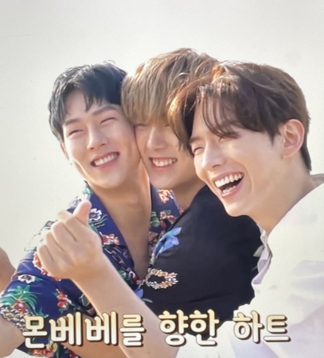 sambakjaa's tweet photo. greatest joobebe having the time of his life akgsjsgs pls we get it, he's yours 🤧 #민혁 #주헌 https://t.co/nJ873RvHij