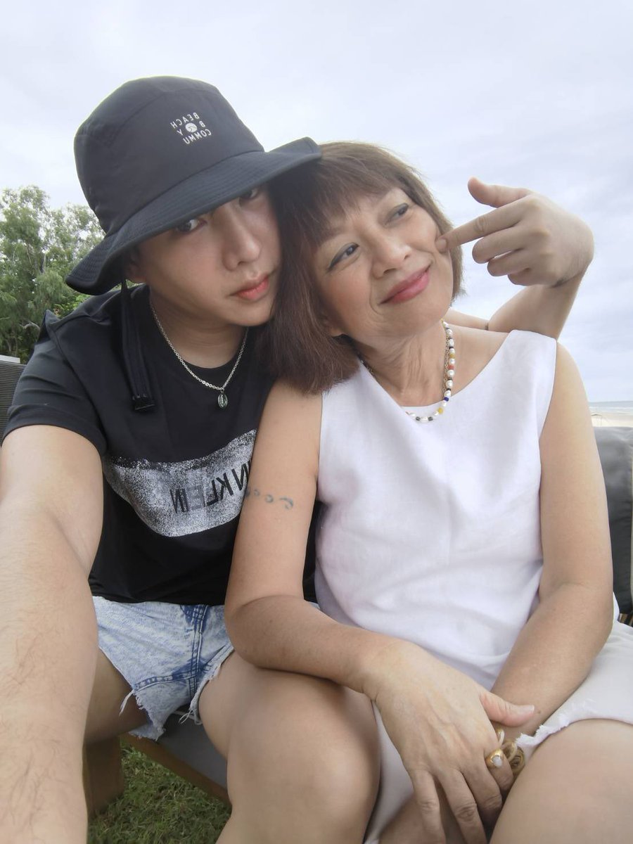 Palit_Official's tweet photo. มีรูป จาก CEO มาฝากเพิ่มเติมค่า 💙🦋

#เป๊กผลิตโชค #PeckPaLitChoke
@peckpalit https://t.co/wMbX9zJlaH