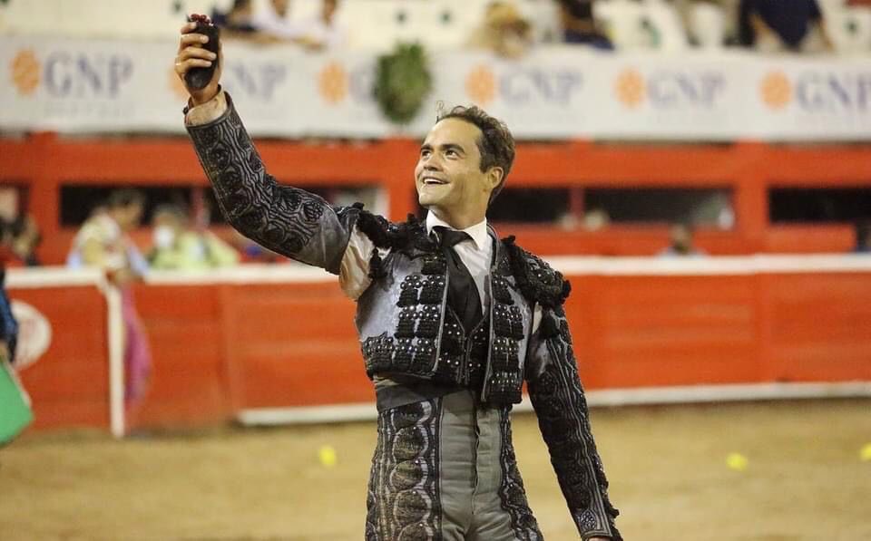 Tauro Epectáculos tweet media