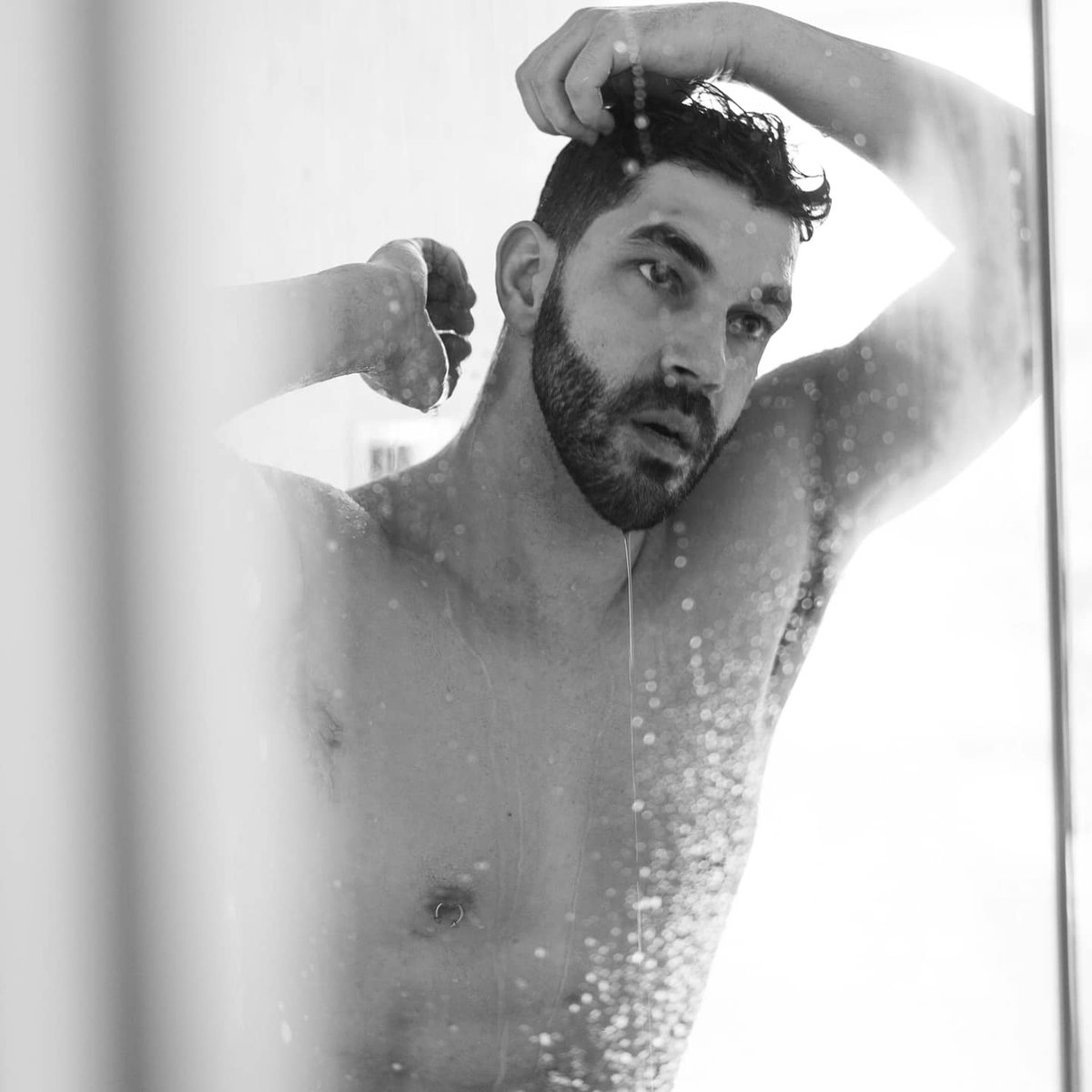 ianleoxxx's tweet photo. Standard day in. 

#lethargic #shower #pitcrewcanada #pitcrew https://t.co/Q0gfFEfMet