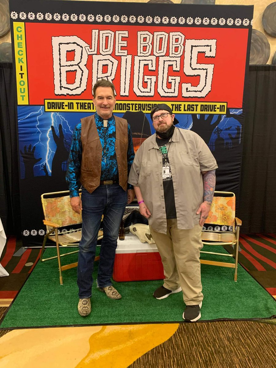 thestevestrout's tweet image. Today's been awesome at @crypticon! Met @therealjoebob! Hung out with @Felissa_Rose! Getting in people ears about The Steve &amp;amp; Crypto Show! And, I'm here doing it all with my beautiful fiancé NY my side.
 #SteveAndCryptoShow #crypticonseattle #crypt21 #TheLastDriveIn #mutantfam