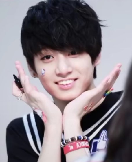 siemprestream's tweet photo. Ya que no pdre estar en twt para el cunpleaños de jk le hare una carta. Gracias enserio gracias cada vez que llore estabas ahi me diste fuerza con tu voz simplemente la escucho y me da tanta tranquilidad se que lo digo siempre pero  te amo. Eres el ser mas bello que he podido + https://t.co/37nsz7eptF