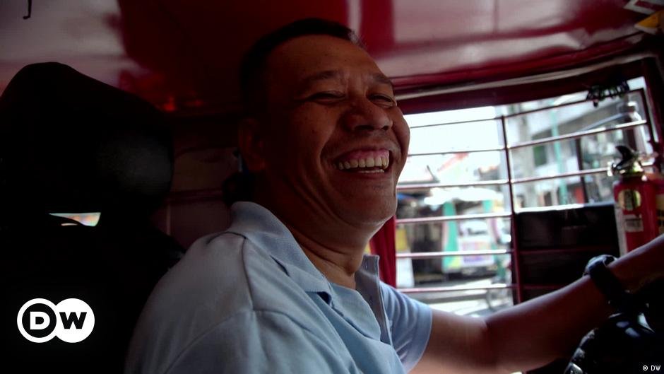 JasFajardo3's tweet photo. Success isn’t always about greatness. It’s about consistency. Consistent hard work leads to success. Greatness will come. 
Ngiti pa rin kahit nasa gitna ng pandemya iba kayo mga jeepney driver! #BayaniKoTo https://t.co/6EZqCSMK8c