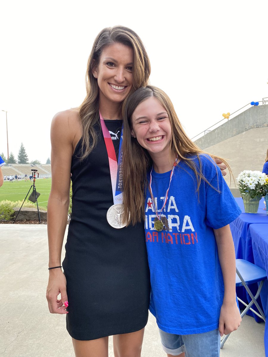 A welcome home celebration for Olympian Jenna Prandini took place at Clovis High Friday night. The Alum received cheers from the crowd and recognition from the Clovis City Council and @clovisusd. Jenna performed the official coin toss and snapped photos with countless fans.