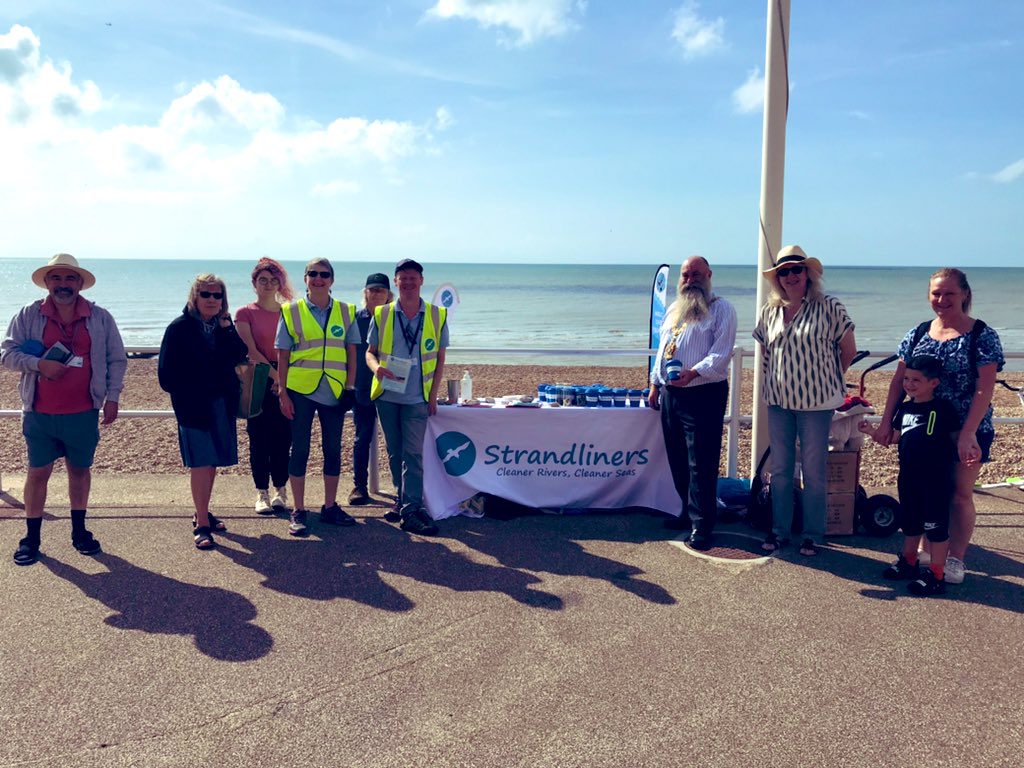 cleanseasplease's tweet image. #CleanSeasPlease meeting with #BexhillTownCouncil Mayor &amp;amp; councillors on #Bexhill beach. Discussing how to tackle the #plasticpollution crisis. #Letsworktogether #Strandliners volunteers amazing again, more volunteers to come.
