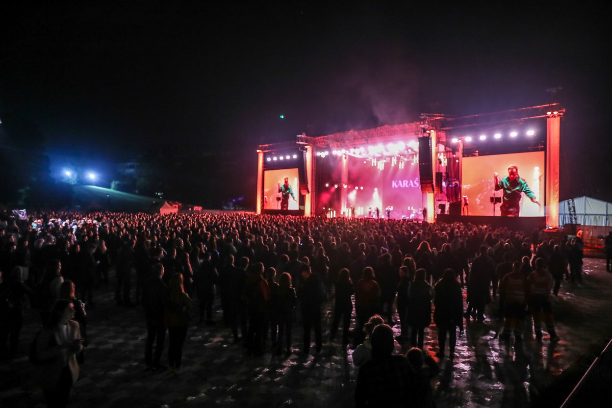 krakow_pl's tweet photo. #koncert Zobaczcie jak bawiliśmy się wczoraj na pożegnanie lata w #park.u #Jordana w ramach #Wianki w #Krakow.ie!
Zagrali:
#KARAŚ /#ROGUCKI , #SMOLIK / #KEVFOX, #BOKKA oraz #IzzyandtheBlackTrees, a także oczywiście #Beata #Kozidrak i #Bajm!
fot. @BSKrakow
@krakow_pl https://t.co/34svOBdULC