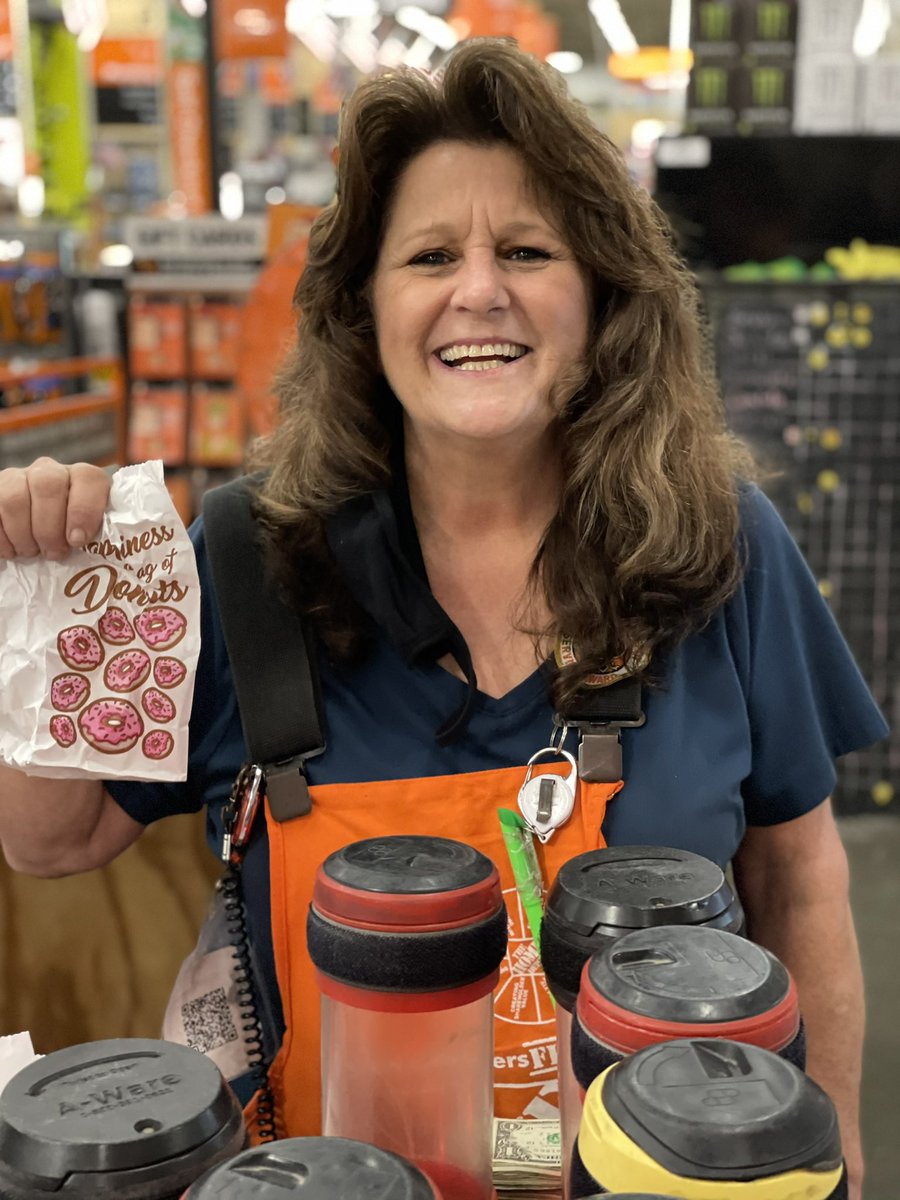 Our Linda is treating the front end to “Pig Saturday “- thank you for your thoughtfulness!’