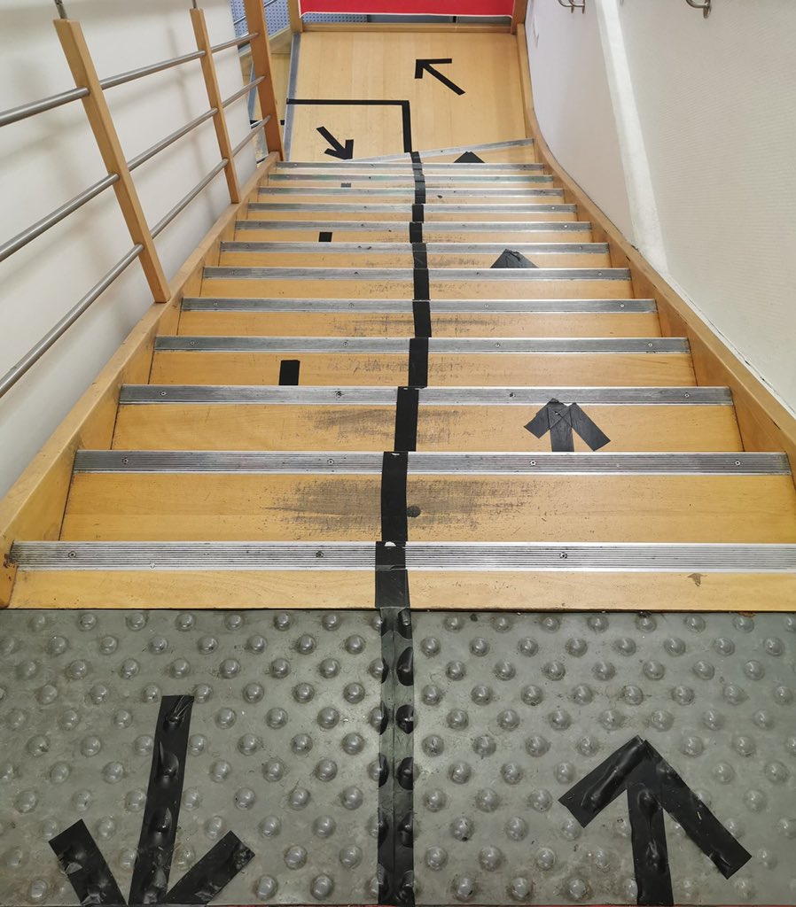 its_ablaye's tweet image. Je viens d’y penser mais je n’arrive toujours pas à croire que pendant des mois la seule solution qu’offrait ce pays pour contrer la pandémie c’était ça :