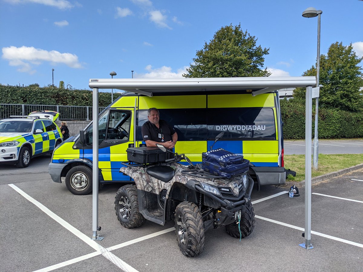 Aldridge_PS's tweet photo. We are here and the sun is shining @swpolice Community Showcase @SwanscomStadium North Car Park until 5pm!

Come along to see us and learn about upcoming opportunities @swpjoinus 👮🏾‍♀️👮🏾‍♂️
@SWPDogsHorses
@SWPSwansea
@SWPNeathPTalbot
#joinus #communityshowcase https://t.co/HtQQwJYcV0