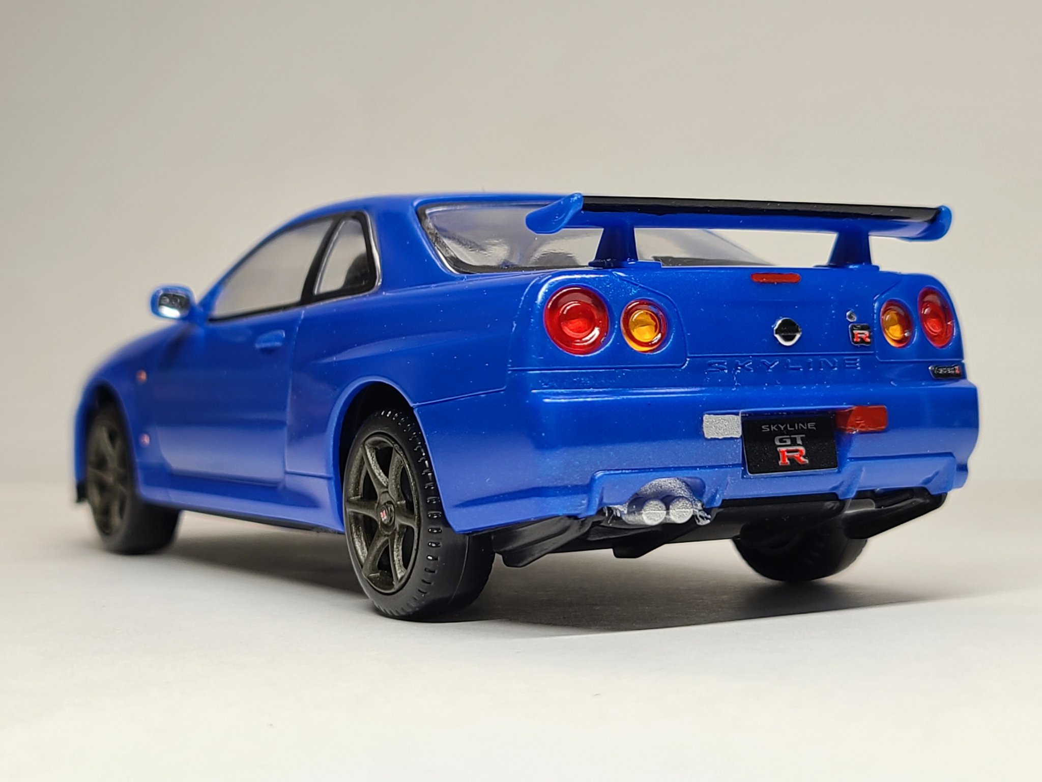 تويتر プラモ作る芋 على تويتر アオシマ 1 32 ザ スナップキット 日産 R34スカイラインgt R 完成しました つい先日発売されたばかりのニューキットです ライト類はシールを使わずに塗装し ボディにはスーパークリアーを吹きました 初心者なので窓枠はシールを