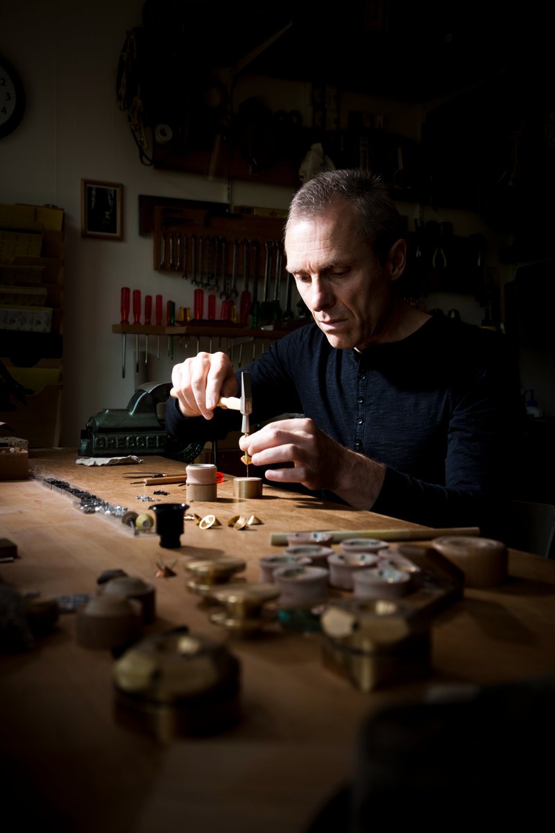 vapman_official's tweet photo. We pride ourselves on being unique and we stay true to our roots and do not try to be something we are not.
Just like the inventor René (in the picture), we make all vapmans by hand with love.

#vapman #vaporizers #handmade #initaly https://t.co/P5btC0cwiv