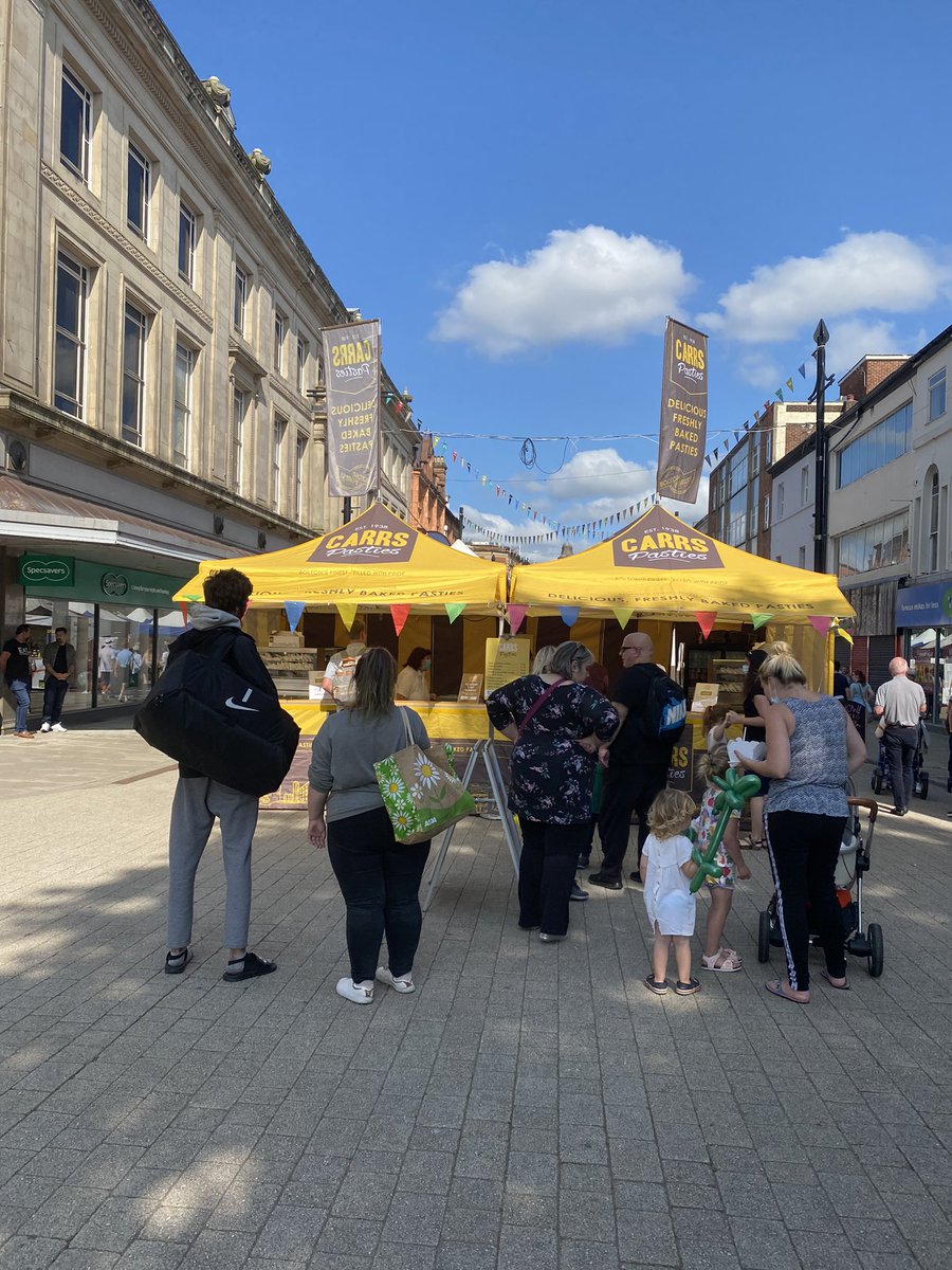 New chicken pasty, loads of food and drink to try, sunshine and live music - sounds like the perfect Saturday! ☀️<a href="/BoltonFoodFest/">BoltonFoodFest</a>