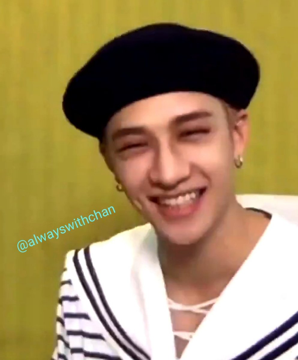 alwayswithchan's tweet photo. Muuuuuuum, he said I'm pretty!!! 😭😭😭 https://t.co/c06YumbrdM