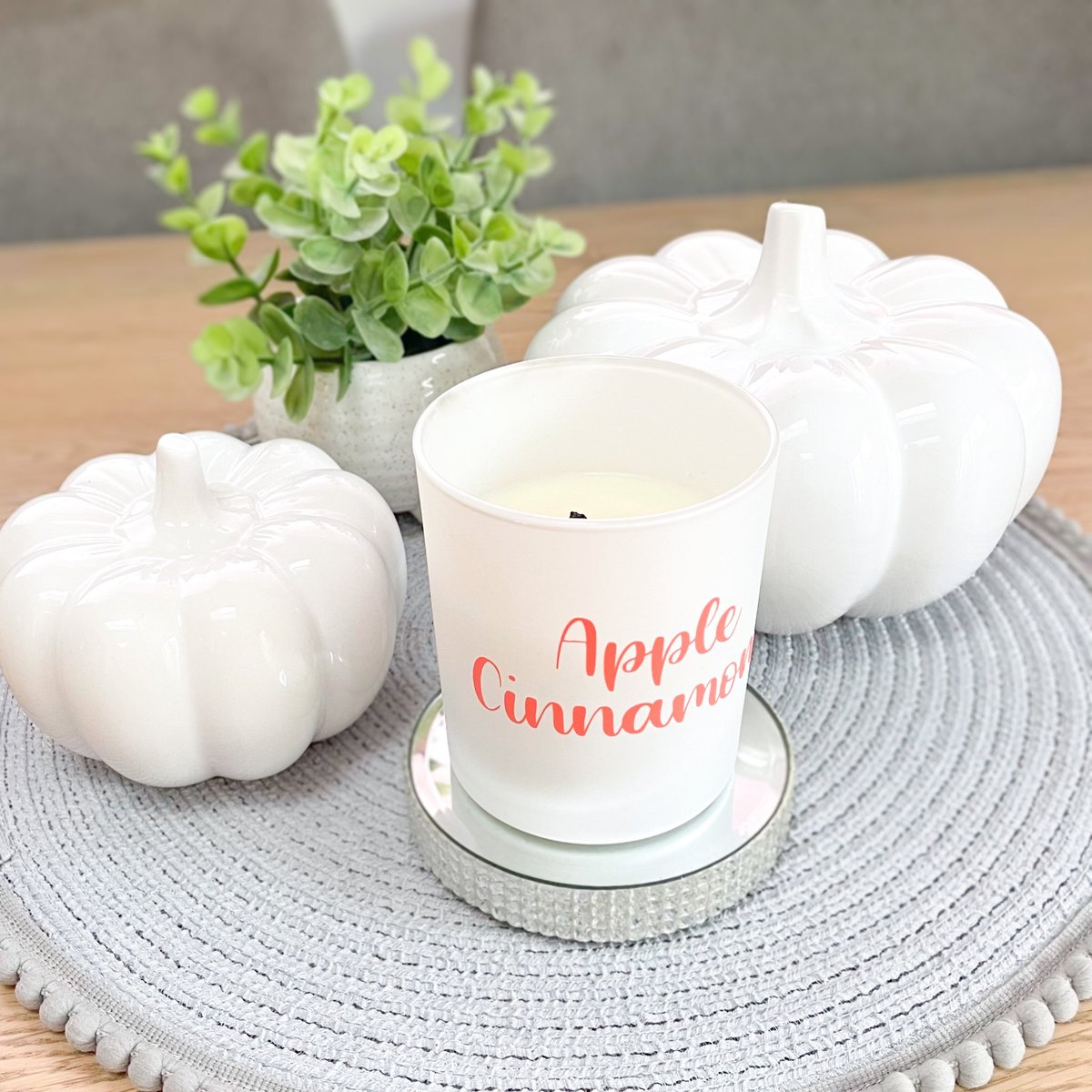 Happy Saturday lovelies 💖💖💖
It won’t be long now till my autumn collection arrives and I’m so excited for you to smell these incredible scents! #autumncandles #newcollection #soywaxcandles 
suzannesdreamdesigns.co.uk