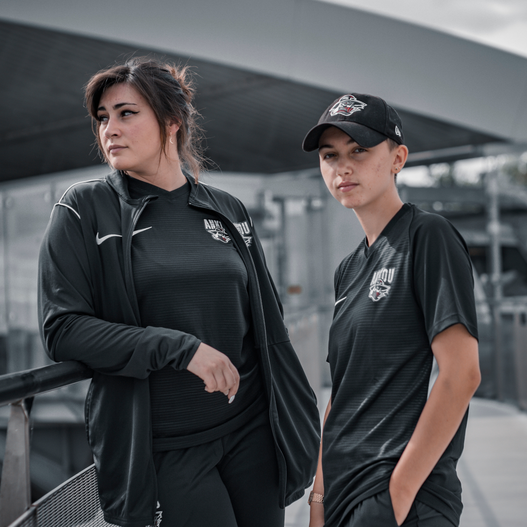 AnkoudeRennes's tweet photo. L'Ankou aime @metropolerennes. Parce que c'est sa ville. Parce que c'est son terrain.
@AnkoudeRennes  x @Nike 
📸by @jakou.fontaine https://t.co/sCPAOBbpVM