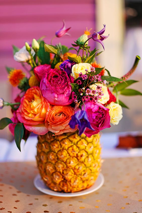 Up_phelele's tweet photo. Wishing you a #HappyWeekening - filled with all things #Bright &amp; #Beautiful 😍 

#SaturdayVibes 🎉 #UP_WellWishes #FridayMood #Colour #Colours #Spring #SpringTime #SpringFlowers #SpringFashion #SpringSummer #SpringSummer2021 #Fruit #Flowers #ApinchOfLovely https://t.co/M2wpqJEKNL