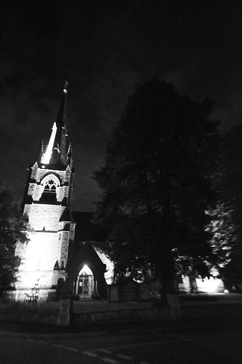 Thomas_Wheelock's tweet photo. Darkness @TeddingtonNub @Teddington_Town
@stormhour @Visit_Richmond1 @TheroyalParks
@BBCEarth @natures_voice @SurreyLife
@HRP_palaces #BacklightWorld #Kingston #photography #EastMolesey #BushyPark
#blackandwhitephotography https://t.co/bpvB2FzWsX