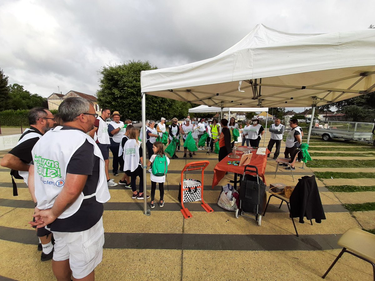YoannCancalon's tweet image. Aujourd&apos;hui à #Léry, en #Normandie première animation de la #SaintOuen / #Édition2021 , l&apos;Operation nettoyons notre commune est lancée!

@ManuBLOCH @Legerjanick