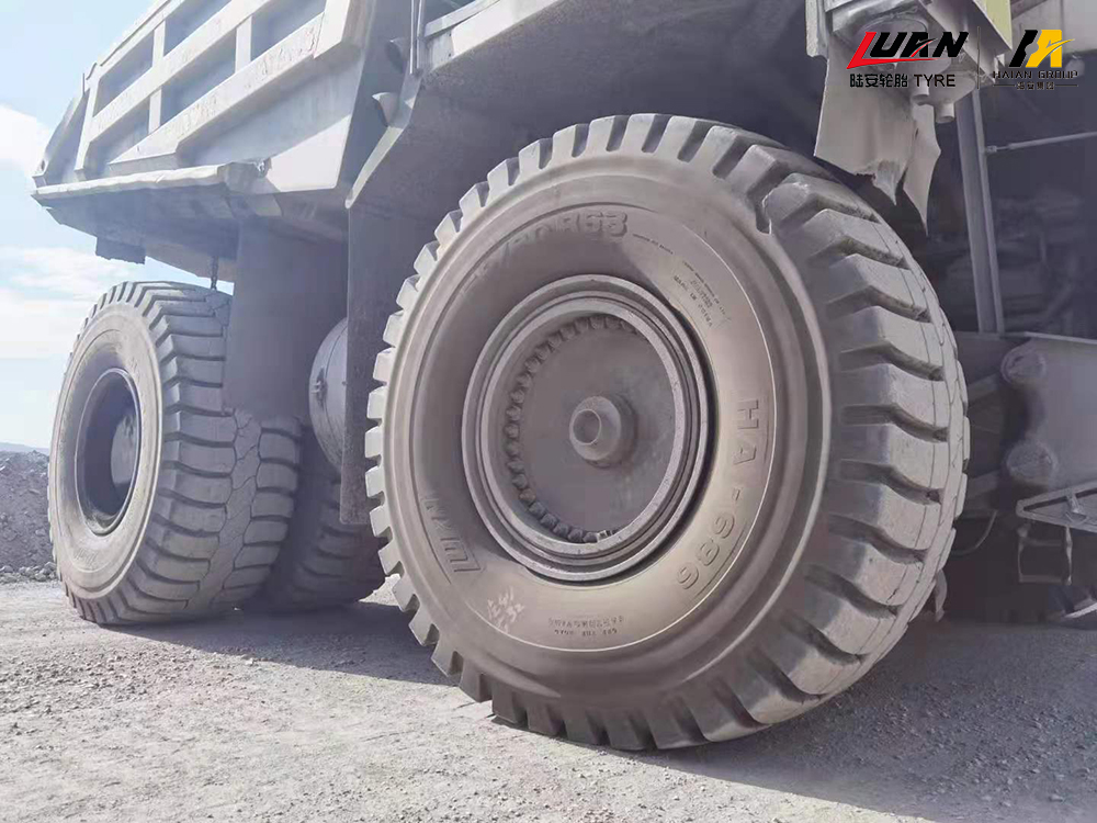 HaianTyre's tweet photo. #earthmovertyre #coalmines

Luan brand 59/80R63 Earthmover Tires running on the coal mine In Inner Mongolia, China.

Haian Group focuses on achieving your goals and maximizing your tire investment. Contact us 24 hours a day 7 days a week at sales@haiangroup.com

#miningotrtires https://t.co/hPsZnTvgTu