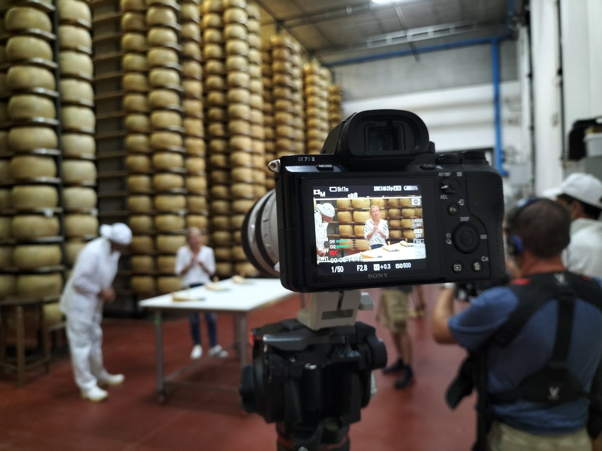 🧀🍷Clap de fin! Super tournage en Émilie-Romagne avec @PatrickBoitet et @eleonoregay dans la Food Valley...

Rendez-vous le 12 septembre dans @NLE_FTV !📺🇮🇹

#NousLesEuropeens
#FranceTV
#Italie