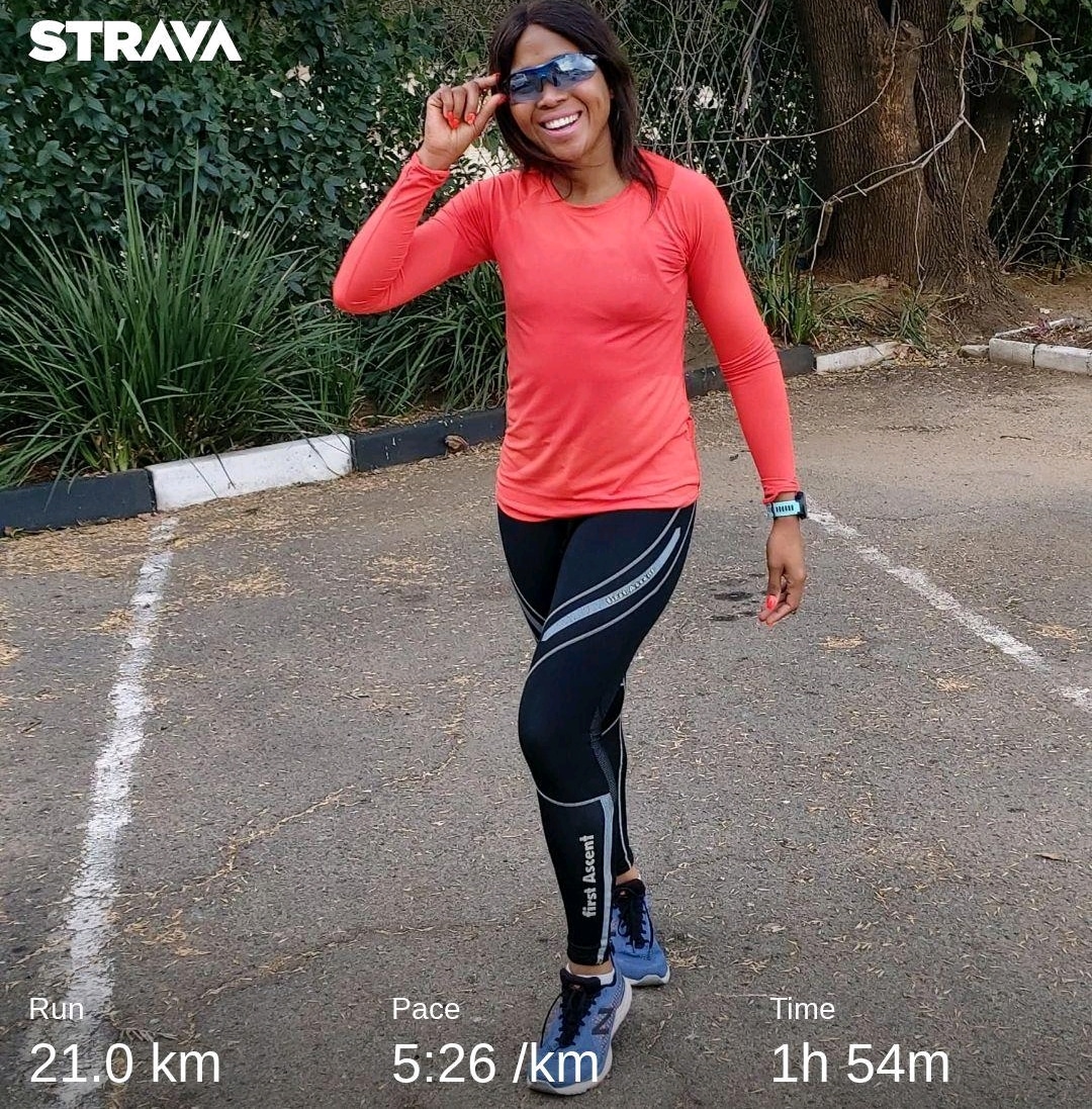 motlagaemushi's tweet photo. It's a cold morning today, but we ran.
Half marathon number 18 for this year is in the bag ππΌββοΈπ€ΈββοΈ
#AdventureMomZA
#RunThroughWinter
#MaryFirstAscent
#PerfomanceTestedGear
#RunningWithTumiSole
#FetchYourBody2021 https://t.co/sZw3kCcXxz