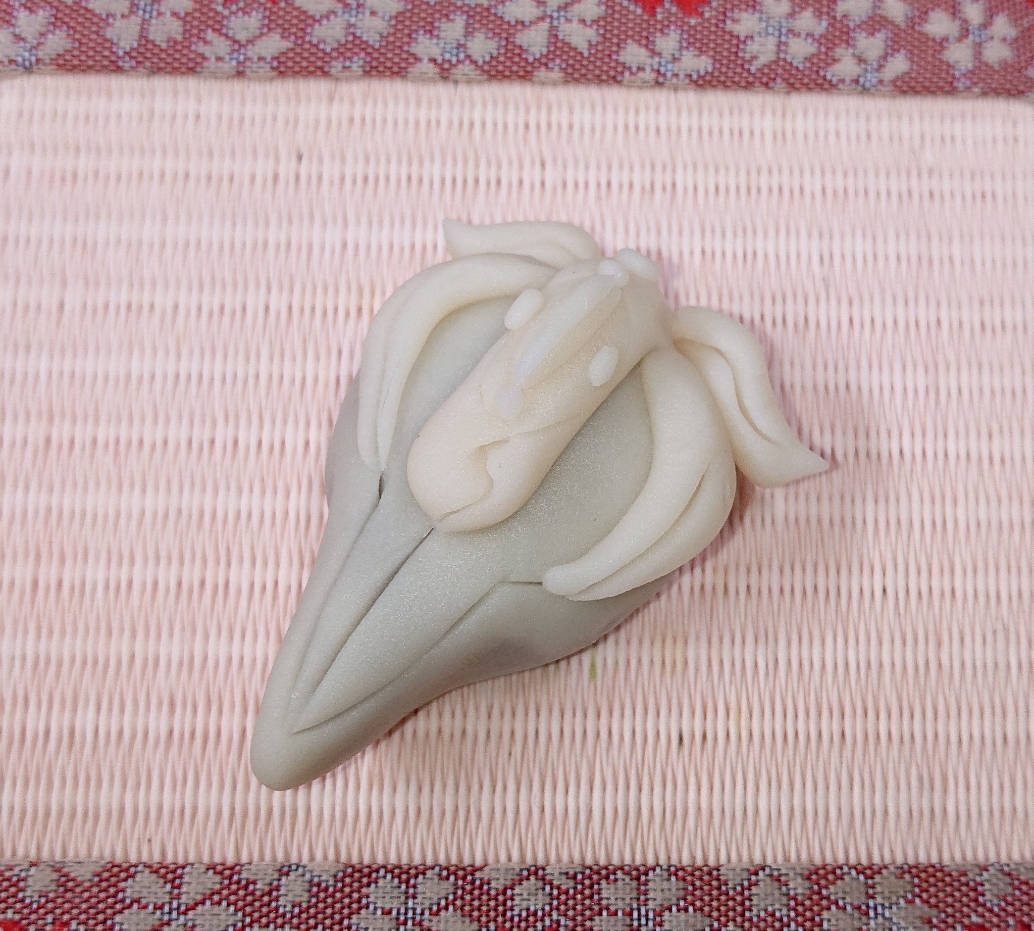 つくしあきひと Pa Twitter Rt O1kzol0w5wlo3dg 白笛 これは和菓子の材料なので 原材料は小豆のあんこと白あんなんですが 原作の 白笛はね 白笛 和菓子 堺市 宝泉 メイドインアビス T Co Fjhskntvh1 Twitter