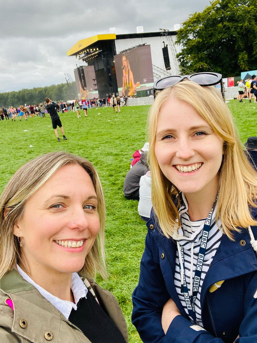 A rare day out of the office producing our coverage of Leeds Festival @officialrandl. Less bikinis and glitter, more hi vis and sensible shoes 😅