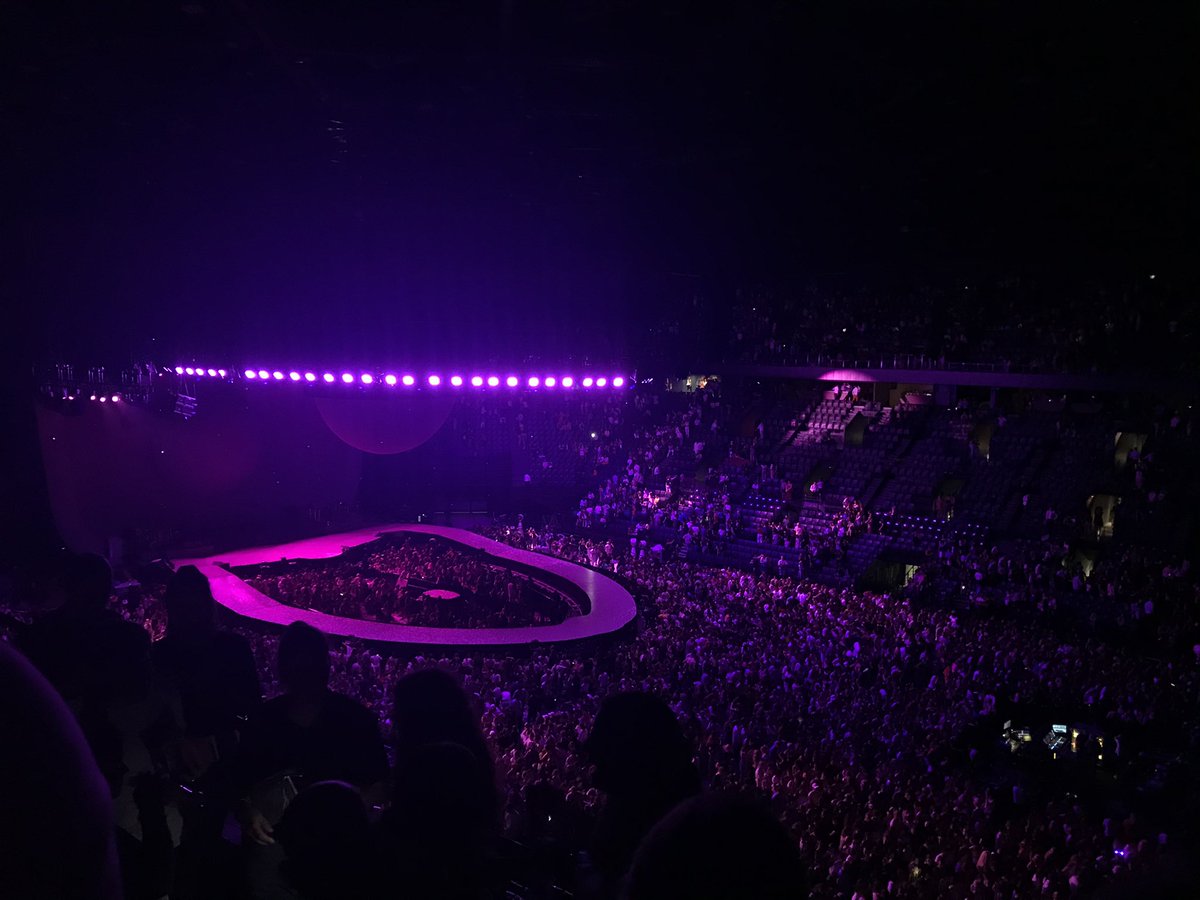 lilian_blg's tweet photo. 2 years 🤍 #SWTParis @ArianaGrande https://t.co/Hb2x0WEODm