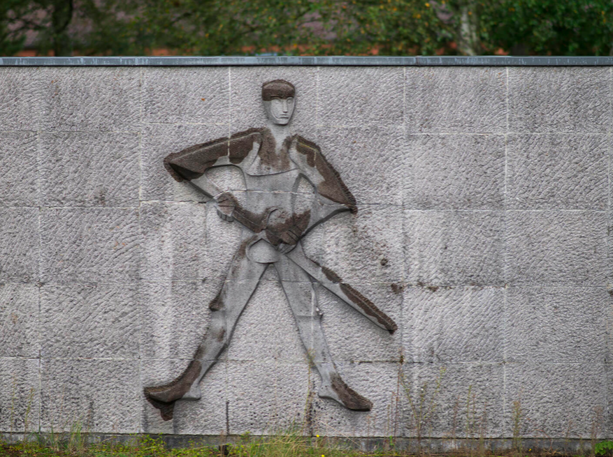 robertsnickc's tweet photo. #Streetart by Karlheinz Goedtke in #Boostedt, Germany #art https://t.co/imeBQYFC1c