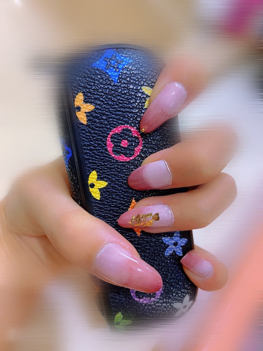 ネイル用品買って、初めて自分で頑張ってみた🥺

コロナでネイルサロンやってなくて、
どうしてもネイルしたくて
もっと上手くなりたいからこれから自分で勉強する(つω･`)⊃

美容が1番楽しいのはこの先も変わらなさそう😛