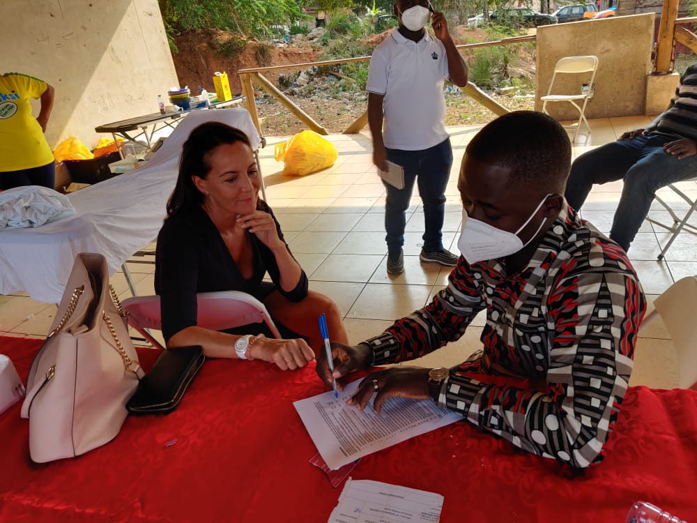 OnasisWalker's tweet photo. During the Founders Day (4th August,2021),@STARRNEWS organised a blood donation for its 7th anniversary,We Had the rare honour to be graced by the French Ambassador to Ghana  @annesophieave
@HealthWealthAc2 https://t.co/Q2EDjkbGMm