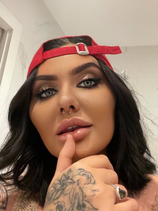 Why dont you follow me on OnlyFans? Link in bio 😇 https://t.co/RAOrEocmPB