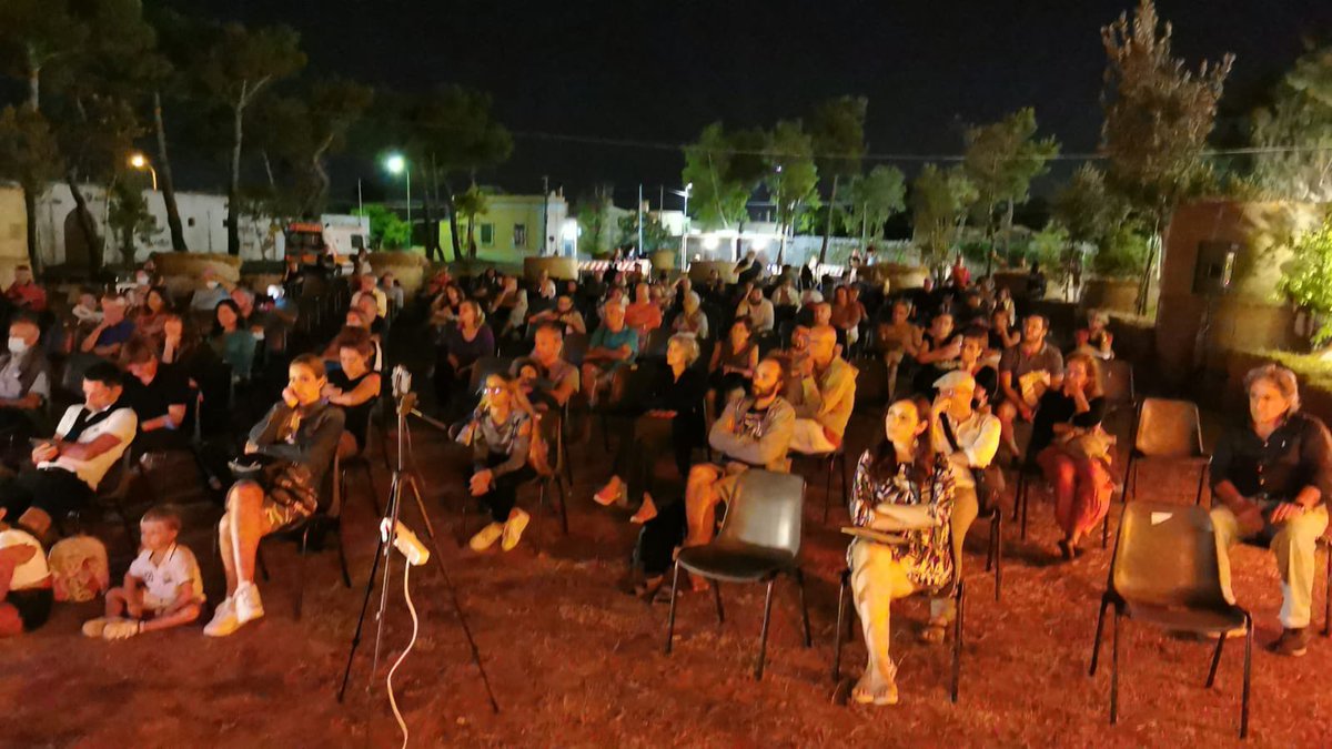 FondazAppennino's tweet photo. #NotteVerde, Castiglione d'Otranto, una serata di fine estate e tante persone ad ascoltarci. Con Franco Monaco, Filippo Barbera e a Tiziana Colluto ci siamo confrontati su prospettive future. Fondazione Appennino continua il lavoro di relazioni con importanti realtà italiane. https://t.co/7hcAD203fp