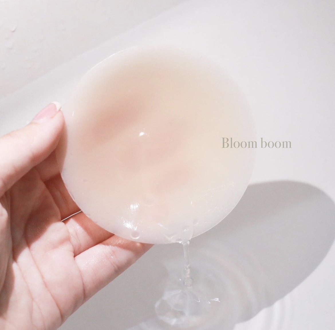 icestq's tweet photo. 👋🏻 Bloom Boom Nipple Covers 🍃
#แจกฟรี ปิดจุกตัวดัง แบรนด์ของไอซ์เอง

จะสุ่มแจก 50 คนเลย ให้ฟลวที่ retweet นี้ 
ถึงวันที 30 สค.นี้ เที่ยงคืนนะคะ

(แจกคนละกล่อง ส่งด่วนฟรีให้ด้วยค่า💘) https://t.co/fpc7u2vFSq