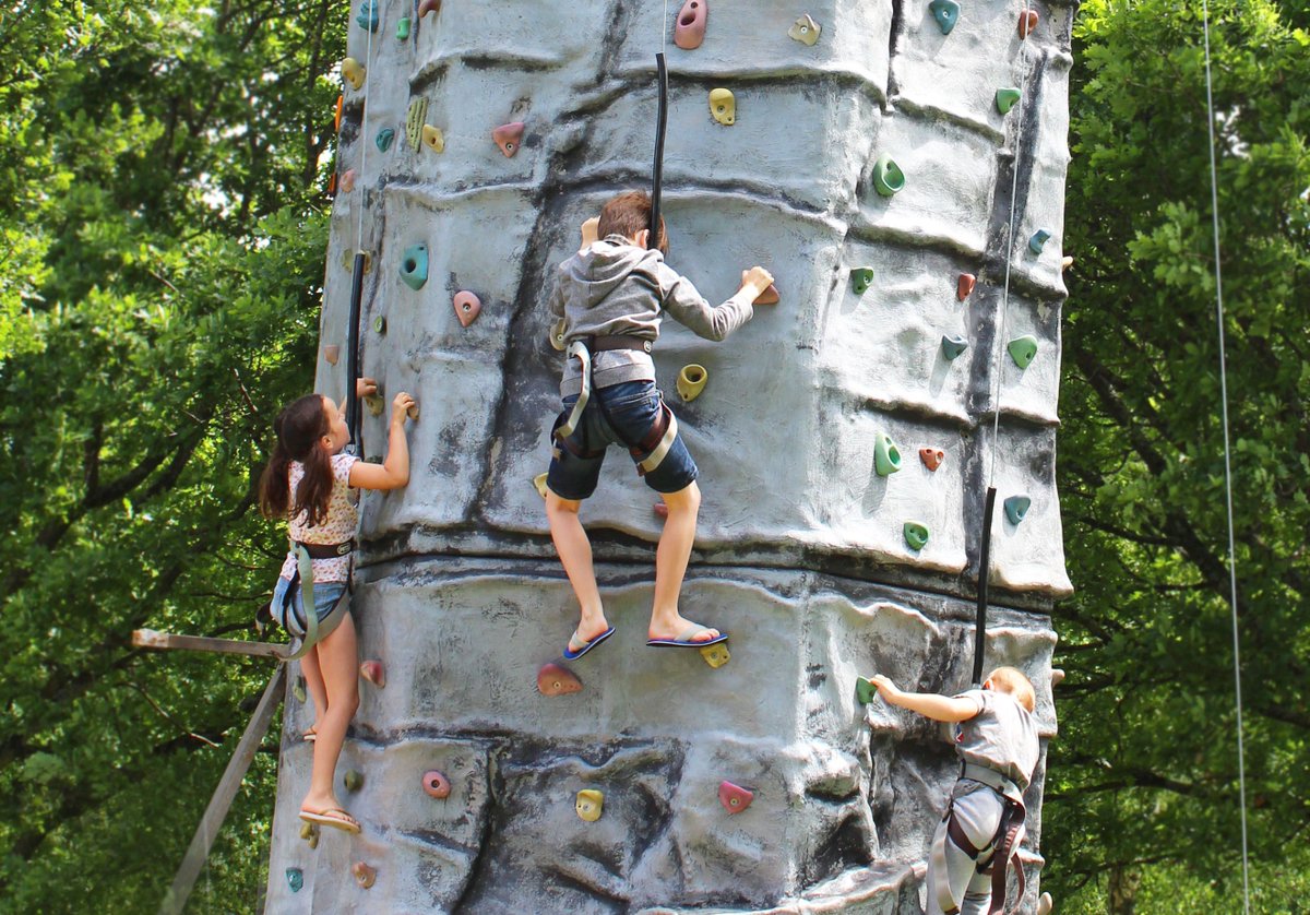 BurgessHillTC's tweet photo. The popular Climbing Wall will be returning to Church Walk as part of our Health and Wellbeing Day on Saturday 4 September, 11-3. The wall will be located opposite the Town Council Help Point. 

There is no age restriction on the wall, but climbers must weigh over 3.5 stone https://t.co/ItiRTTXctb