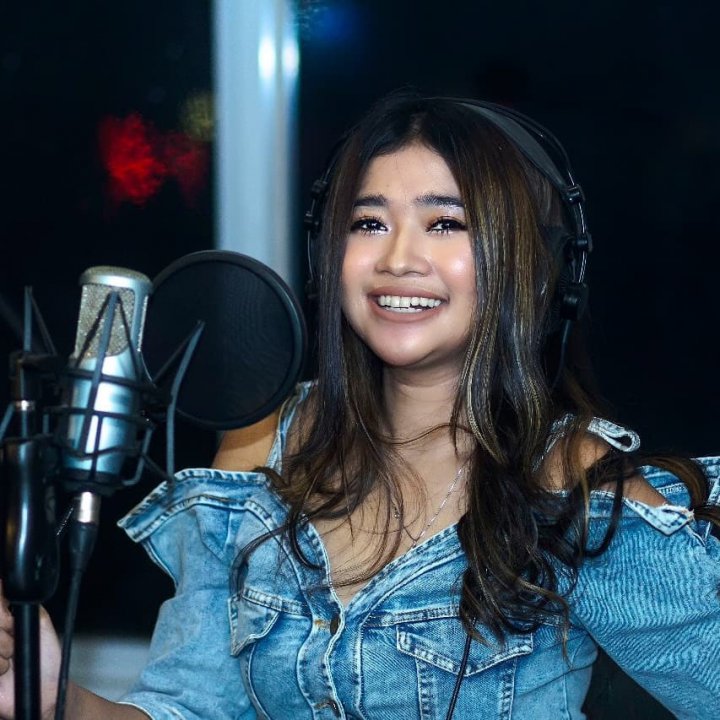 ayo pergi bersamaku on #BIGOLIVE bigo.tv/sid/2457081306…