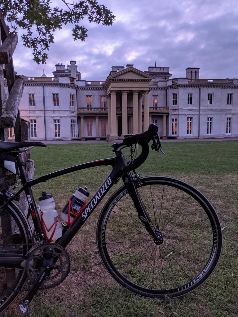 CarminaMurray's tweet image. Who else is passing by a #castle during their Ride? 25km done. #theride2conquer @theride2conquer
