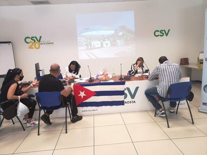CGCuba_Milano's tweet photo. Oggi #28Agosto #ConsolatoItinerante in Vall d'Aosta nel nord #Italia
@CGCuba_Milano vicino ai cubani in Italia. https://t.co/JhahySwZuO